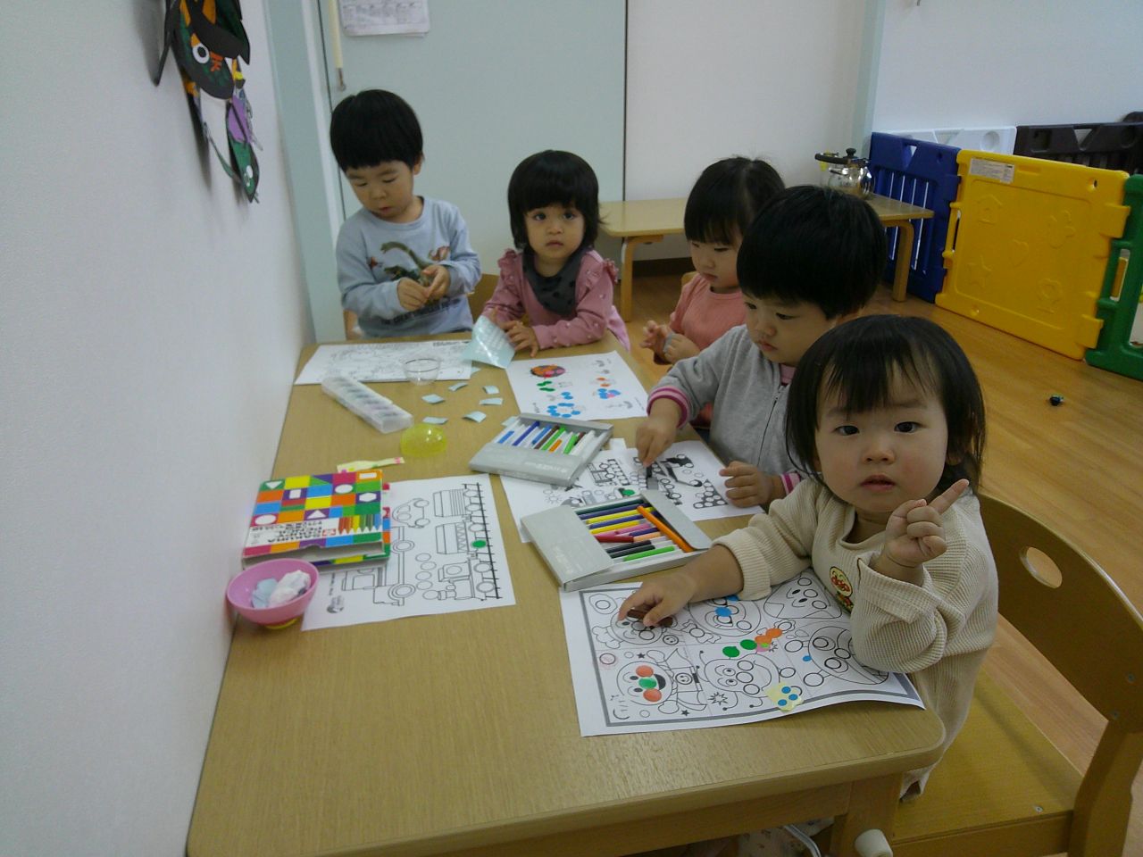 一時預かりの12月の予約受付をしております。